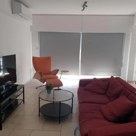Oyster Apartment *