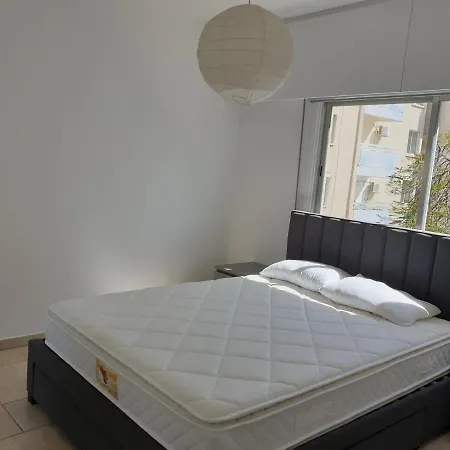 Oyster Apartment *